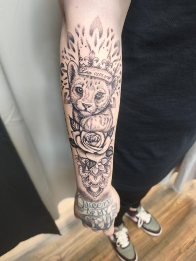 Beauty and Color Tattoo, Black & grey